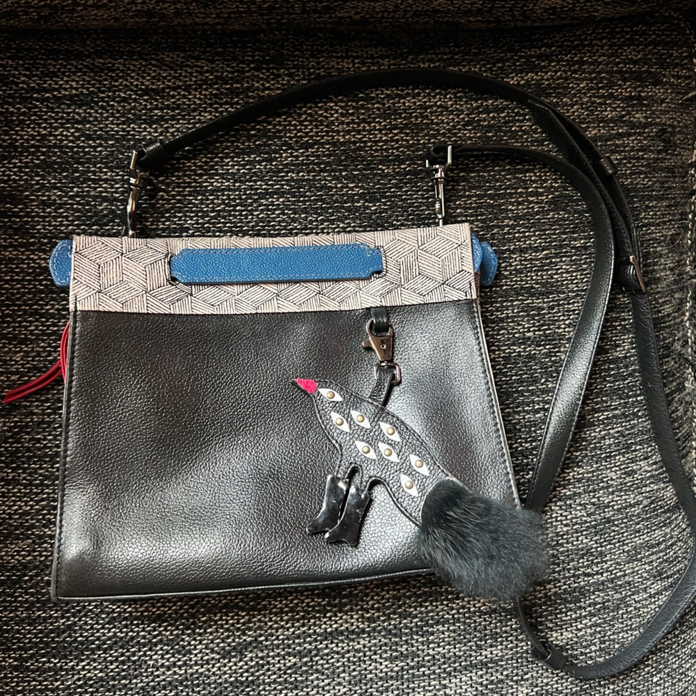 Min & Mon Vali Crossbody